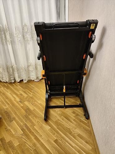 Dəbilqələr: Qaçış trenajoru (treadmill) – çoxfunksiyalı panel və MP3/USB dəstəyi — 3