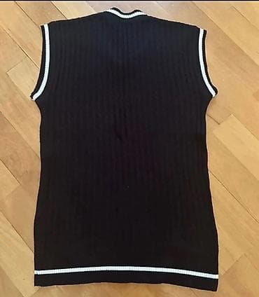 ag qara: Qara rəngli trikotaj jilet (sviter jileti) - Model: V-yaxa, qolusuz - — 2