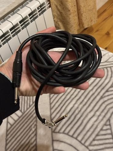 Музыкальные инструменты: Instrument kabeli ikisi birlikdə satılır dəqiqi bilmirəm neç metirdi — 2