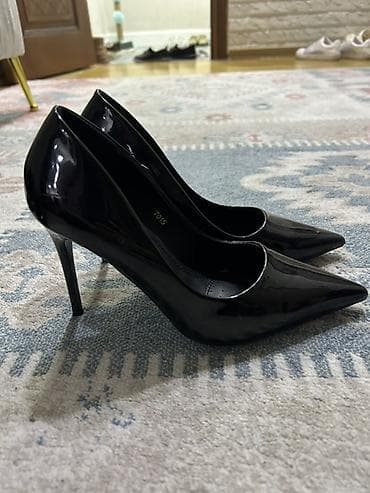 ayaqq: Qadın klassik tufliləri – stilletto - Rəng: qara - Material: laklı — 2
