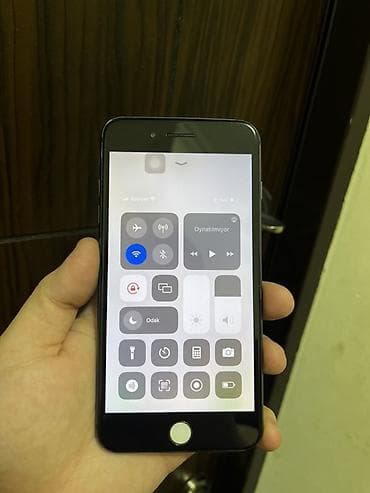 15 pro max ikinci el: IPhone 8 Plus, 64 GB, Qara, Zəmanət, Barmaq izi, Simsiz şarj — 10