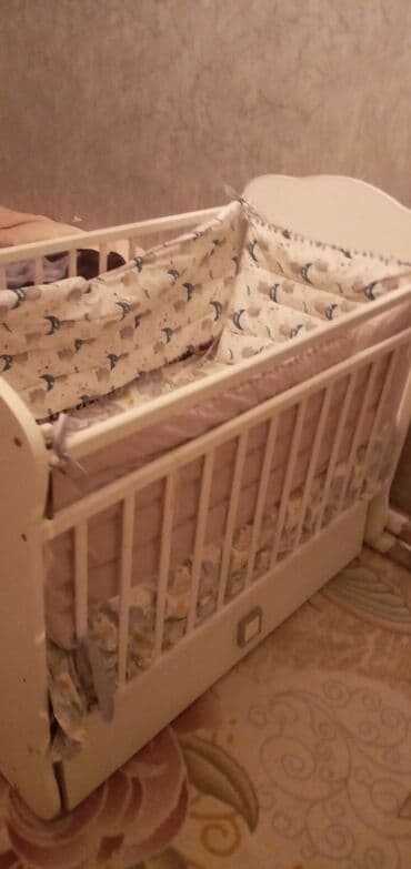 ikinci əl uşaq carpayısı: Oğlan və qız üçün, İşlənmiş, Beşik, Matras ilə, Yellənmə mexanizm ilə — 3