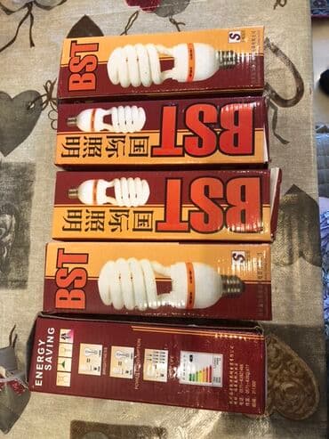 BST markalı, enerjiyə qənaət edən spiral formalı lampalar. Evdə