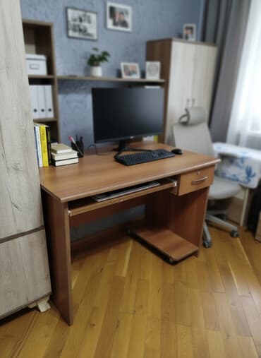 Kompüter masası, İşlənmiş, Açılmayan, DSP, Dördbucaq masa