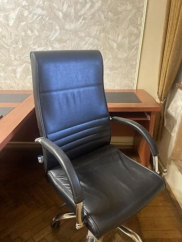 dolab ofis: TƏCİLİ‼️‼️‼️ Ofis kreslosu – yüksək arxalı, təkərli, dərimsi üzlüklə — 3