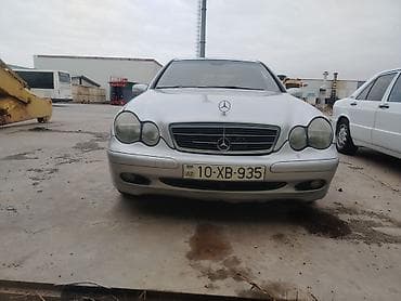 klassik maşınlar: Mercedes-Benz E 220: 2.2 l | 2001 il Sedan — 2