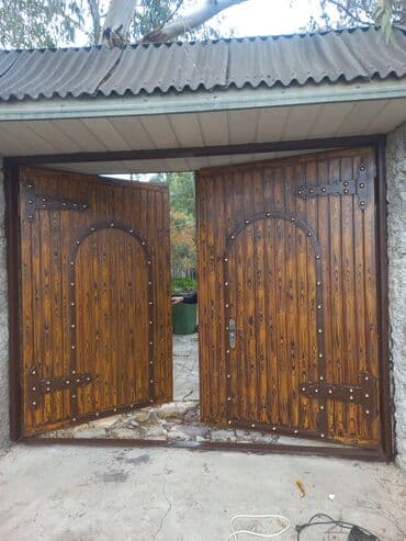 rengli lampalar: Metal Həyət darvazası, Yana açılan — 2