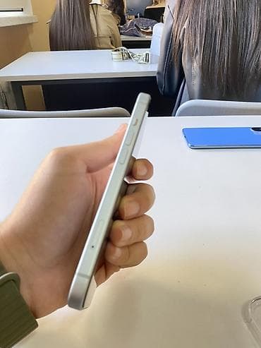 2ci el soyducu: IPhone 15, Göy — 4