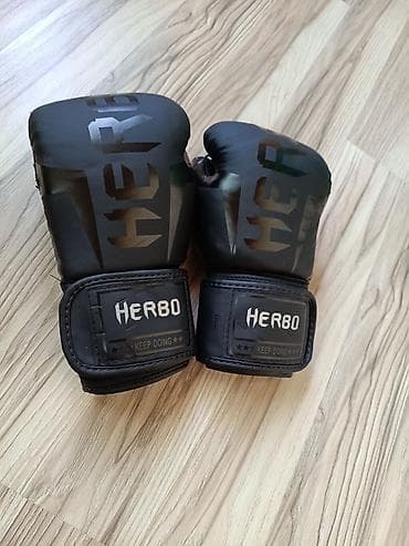 kask boks: HERBO boks əlcəkləri - Rəng: qara, parlaq loqo yazıları ilə - Biləkdə — 1