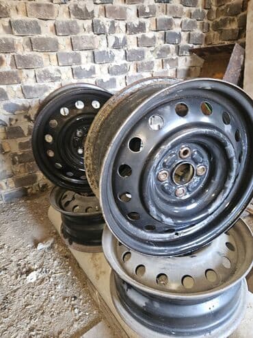 təkərdən əl işləri: İşlənmiş Disk təkər Toyota R 15, 4 Boltlu — 1