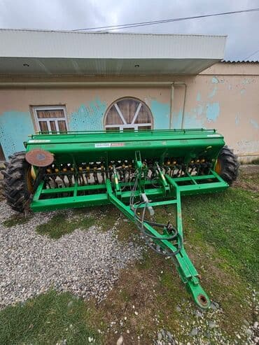 xanımlar ucun maşınlar: Belarus MTZ traktoru - Güclü ön və arxa təkərli, tam ölçülü kabinəli — 10