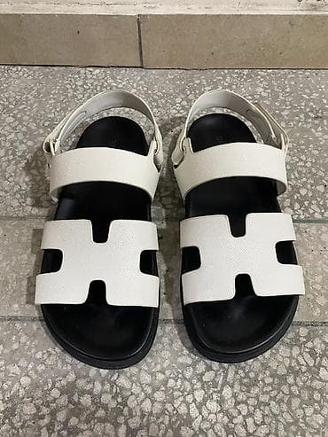 bas: 40 razmer teze Hermès dəri sandal - Rəng: ağ üst hissə, qara içlik — 1