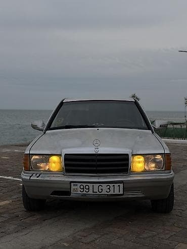 vito 651 motor: Mercedes-Benz 190 (W201) sedan - Gümüşü rəng, klassik W201 dizaynı - — 3