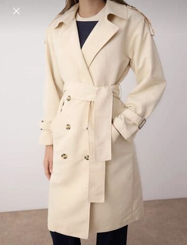 qadınlar üçün lak plaşlar: Qadın bej plaş
yenidir — 2