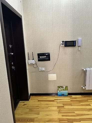 yevlax kirayə ev: 150azn kommunal daxil deyil.2nəfər bacı ola bilər 1 otaq onlara — 6