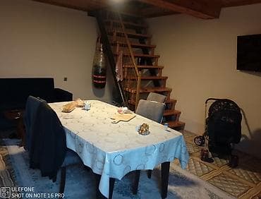 2 mərtəbəli ev çertyojları: 2 mərtəbəli həyət evi - Plan: 1-ci mərtəbədə qonaq otağı (yataq/divan — 3