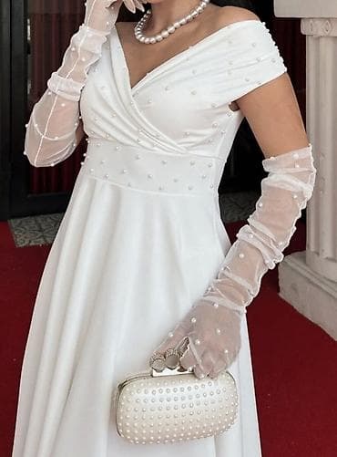 ziyafet donu: 1 dəfə geyinilib.50Azn alinib,25Azn satılır. Ağ rəngli zərif midi — 2