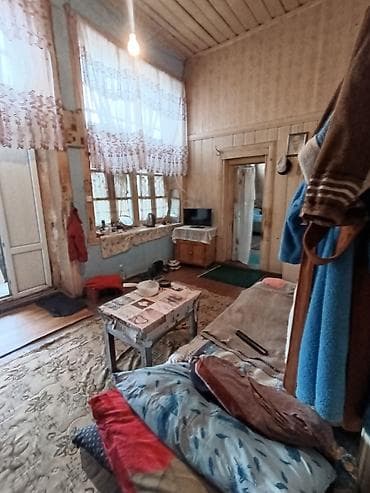 dernegul kiraye ev: Satılır: qədim üslublu həyət evi Xüsusiyyətlər: - 1 mərtəbə, hündür — 5