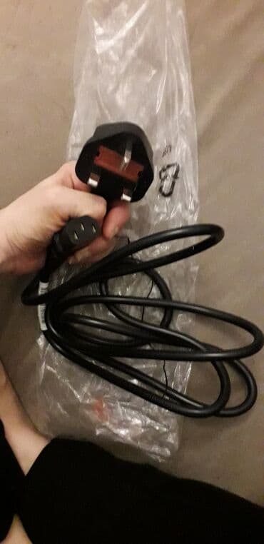 kabel internet: Kompüter bi̇rləşdi̇ri̇ci̇ kabellər 12 dənə var. Bi̇ri̇ 3 manata — 2