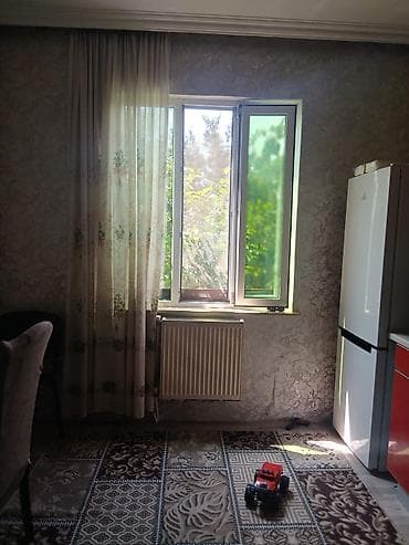 8 mikrorayon: 8 otaq, 200 kv. m, Orta təmir — 7