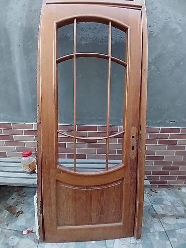 Taxta giriş qapısı – şüşə üçün bölməli - Material: təbii ağac lalafo.az -da Taxta giriş qapısı – şüşə üçün bölməli - Material: təbii ağac