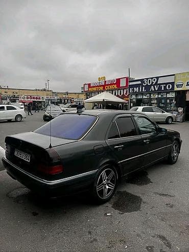 Mercedes-Benz S-Class sedan (W140) – qara rəng, 4 qapı, arxa — 4