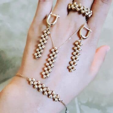 qaş sabitləyici: Dəstə daxildir: Üzük, Sırğa, Bilərzik, Pandora, Sarı qızıl, 585 Əyar, 874 g — 2