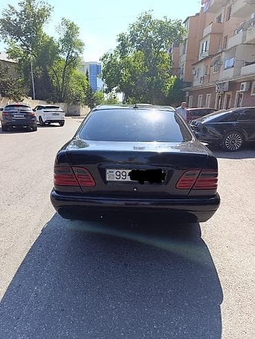 e 250 cdi: Mercedes-Benz E-Class (W210) sedan - Kuzov: qara rəng, 4 qapı — 4