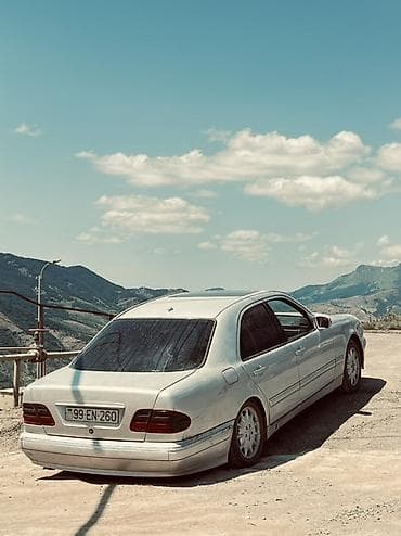 xrom disk: Mercedes-Benz E 320: 3.2 l | 2000 il Sedan — 1