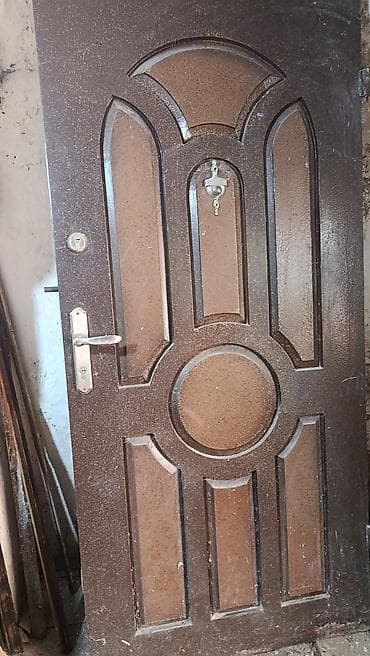 qapi: Metall giriş qapısı - Material: polad/metal konstruksiya, möhkəm və — 2
