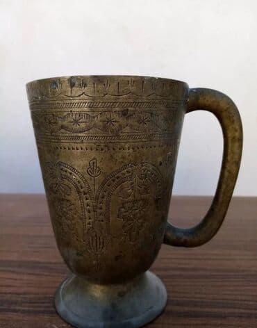 pul yığmaq üçün kassa: Dekorativ Latun fincan — 1