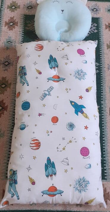 uşaqlar üçün keçə şap şapları: Kalyaska üçün döşəkçə və yastıq. döşəkçə hündürdü — 1