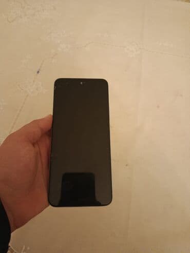 lazne kamere: Məhsul: Smartfon Xüsusiyyətlər və dizayn: - Sümükvari düz kənarlı — 1