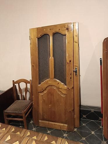 hamam perdesi: Taxta qapı – şüşəli, klassik dizayn - Material: tam ağac (cilalı lak — 1