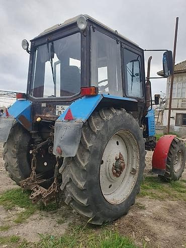 minik maşınları: Belarus 892 təkərli traktor.Tecili Satilir. - Güclü dizel mühərrik — 4