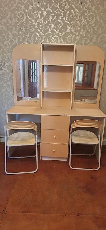 sdollar: 2 stul — 1