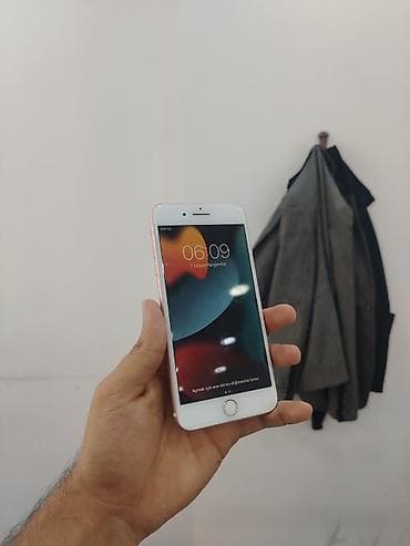 iphone lalafo: IPhone 7 Plus — 3