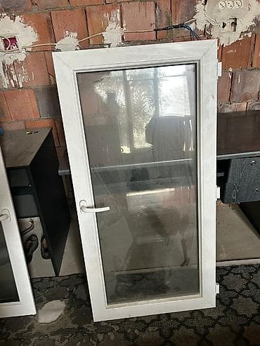 plastik fortucka: PVC pəncərə və qapı dəsti - Ağ rəngli PVC profildən hazırlanmış bir — 3