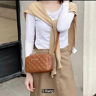 c95 smart saat: Qadınlar üçün zəncirvari tikişli çiyin/çarpaz çanta - Ölçü: 20 x 12 x — 3