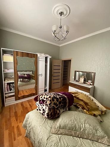 bileceride heyet evi: Təmirli, geniş həyətli 3 mərtəbəli fərdi yaşayış evi. Plan və sahə: - — 8