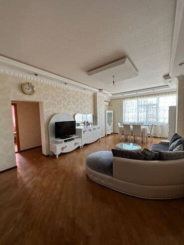 evler bineqedide: Köhnə şəkildi çılçıraq (lüstür) var. Ev tam doludu butun eşıyalar var — 6