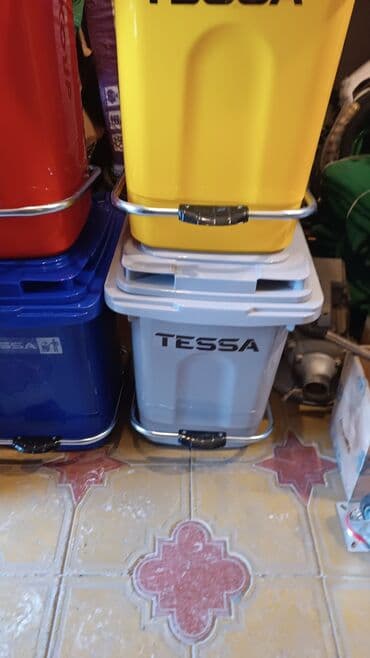 баки для мусора пластиковые: Zibil qabları . Plastik materialdan hazırlanır . ölçülər müxtəlifdir — 3