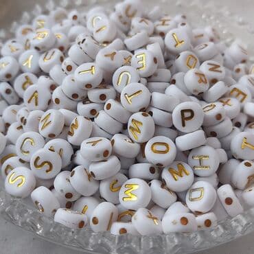 ağıllı saat irşad: Muncuq həriflər. 1 ədədi sadəcə 1 qepik. bundan əlavə başqa növ muncuq — 2