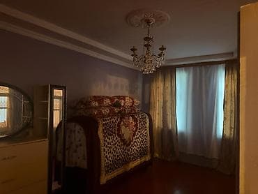 ev və bağ: Satılır: Həyətyanı ev ṣamaxu - Geniş, daş döşəməli həyət. Həyətin — 3