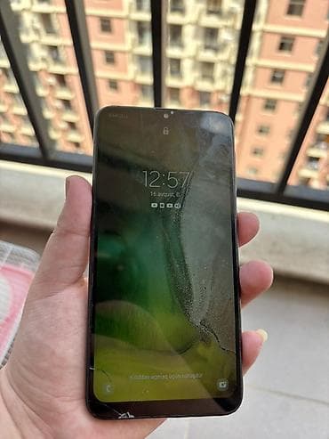 Elektronika: Samsung Galaxy A10, 32 GB, rəng - Qara, İki sim kartlı — 2