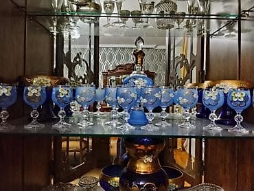 Mavi-saxsı şüşədən hazırlanmış dekorativ içki dəsti - Klassik