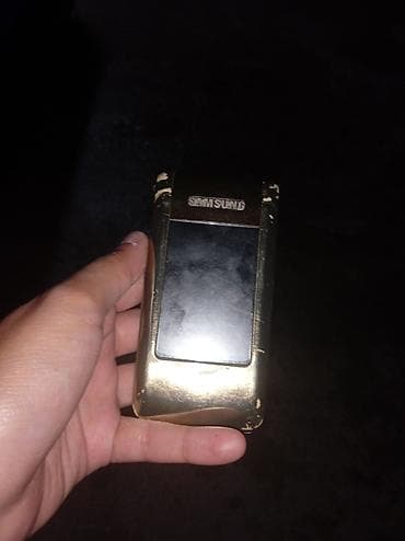 100 manatliq plansetler: Samsung rəng - Qızılı, Düyməli — 2