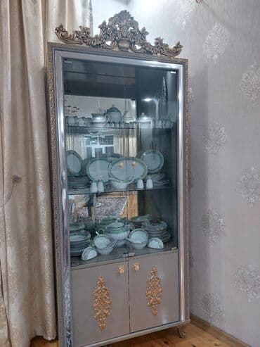 Aksesuarlar üçün vitrinlər: Şüşəli dolab vitrini, Yeni, Ünvandan götürmə — 2