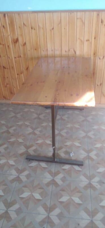 şəki işlənmiş mebellər: Stol-stul dəsti 70 manat. Təcili satılır. Binəqədi ərazisindədir. Az — 3