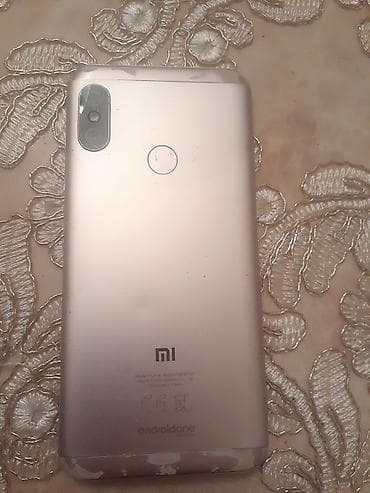 telefon satıram: Xiaomi Mi A2 Lite, 32 GB, rəng - Qızılı — 2